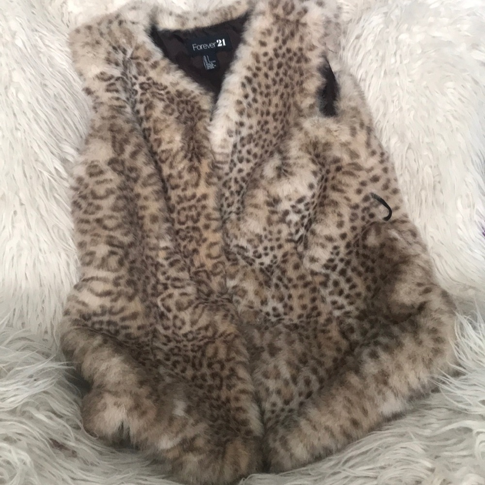 Cheetah print vest!!!😍